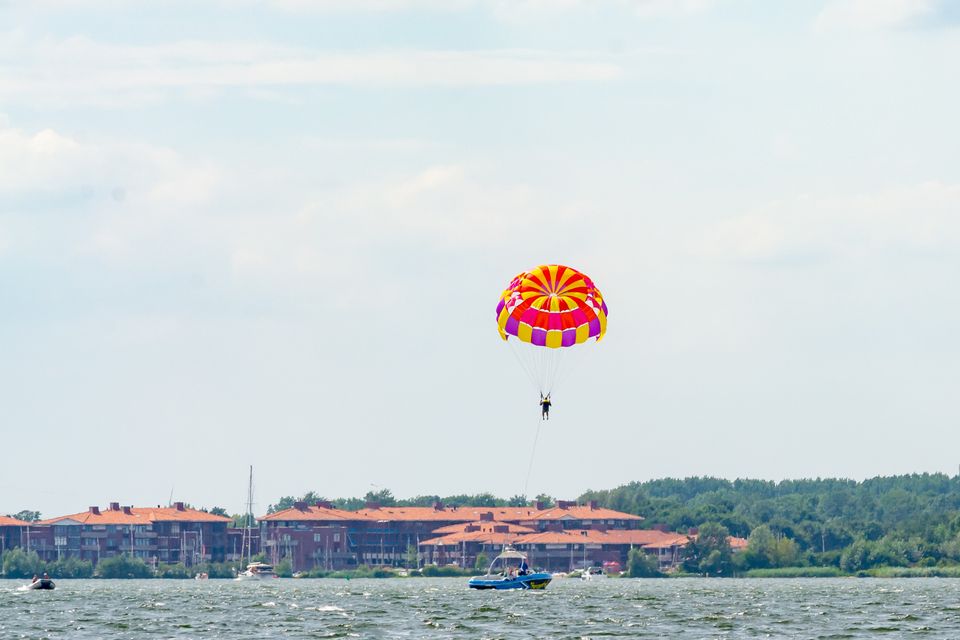 parasailer zeewolde uitgeknipt