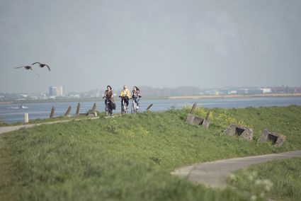 Fietsen langs het Eemmeer