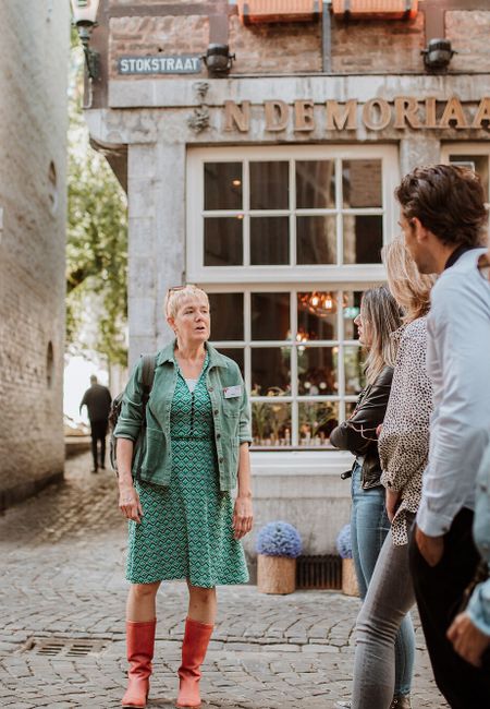 Stokstraat Maastricht stadswandeling uitleg door gids