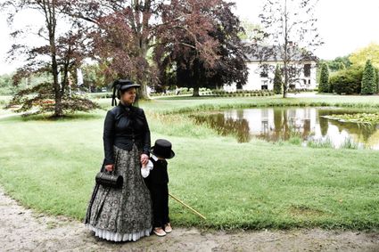 Baudina Looxma Ypeij samen met haar zoon Age