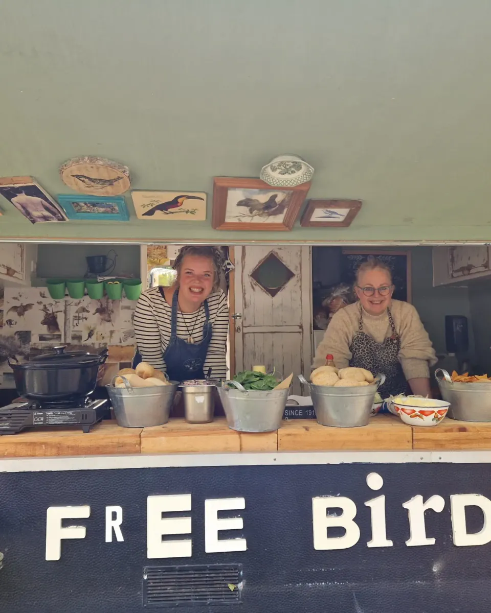 Lokaal geproduceerd door Geartsje van Free Bird World Food