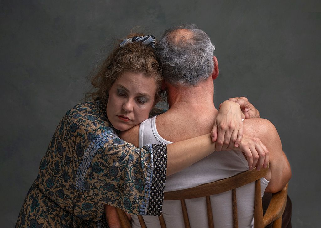 Hou me vast…; een herkenbaar verhaal over familiebanden