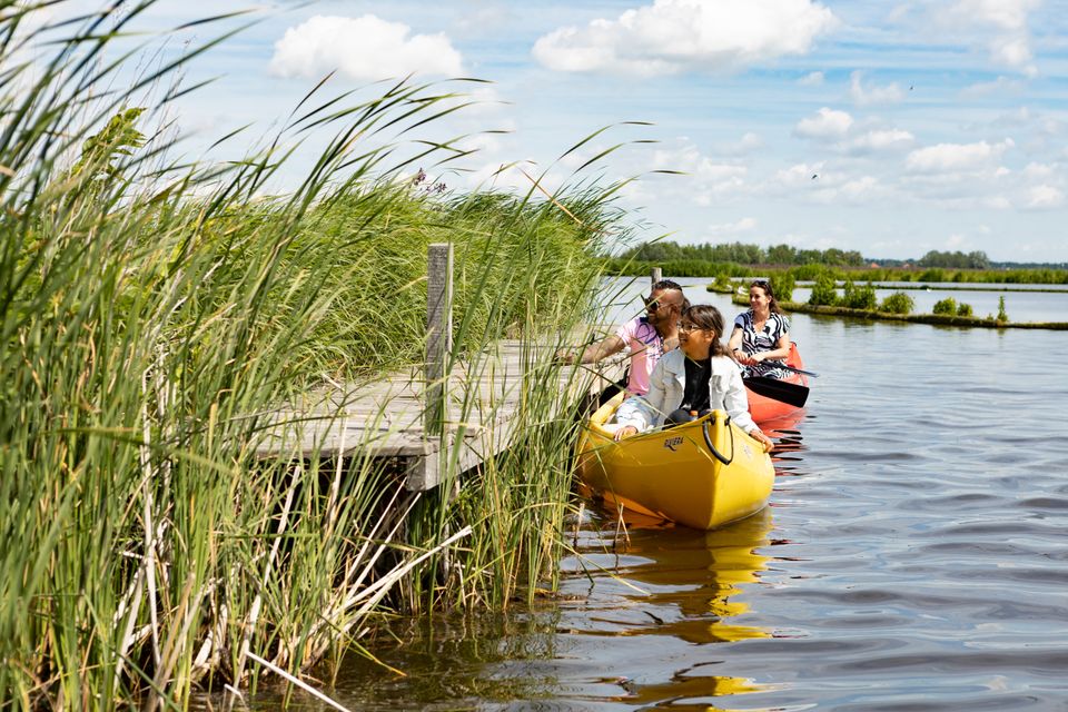 Wormer Jisperveld veenweide kano varen water natuur groen
