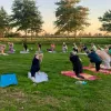 yoga sneekweek