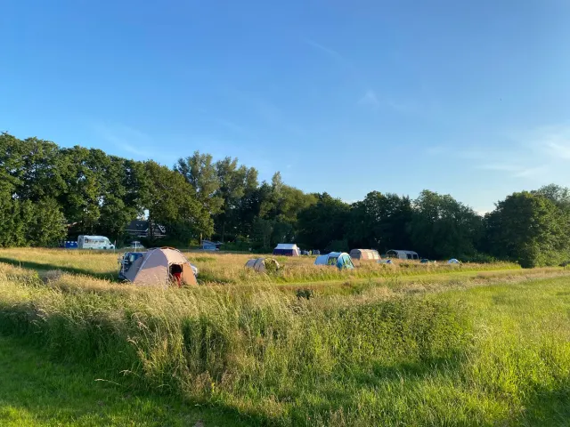 Kamperen op Reacreatiepark De Uilenburg.