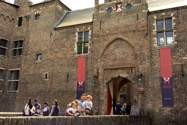 Gezin bij Kasteel Helmond