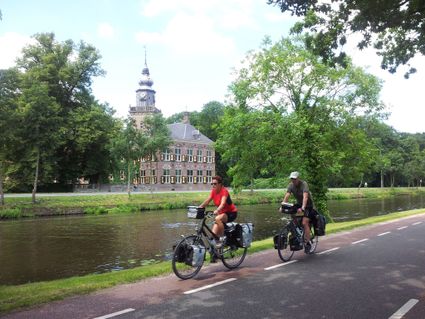 Fietsroutes door de Vechtstreek in Utrecht langs Nijenrode.