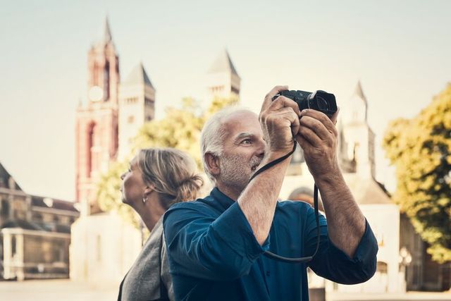 Man en vrouw op het Vrijthof Maastricht