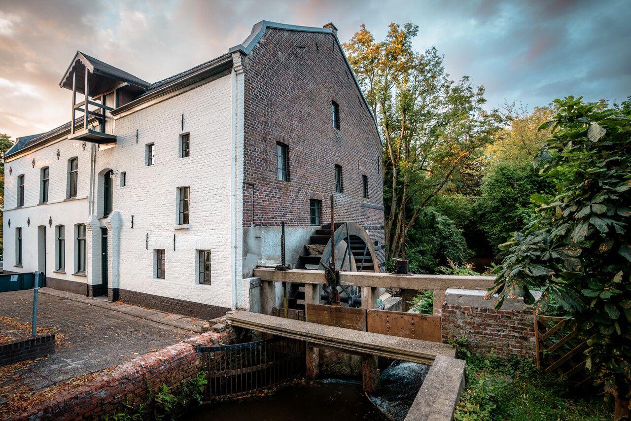 De Bemvoortse Molen met het rad