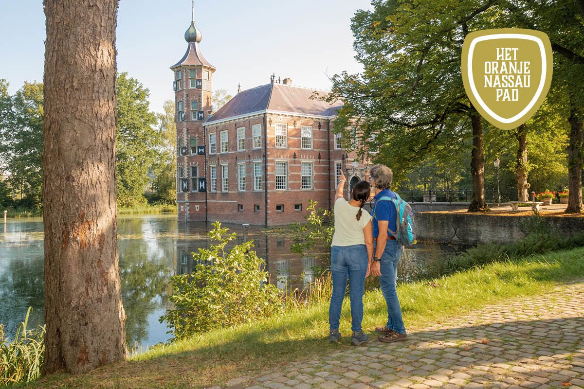 Bundel met routefolders Het Oranje-Nassau Pad