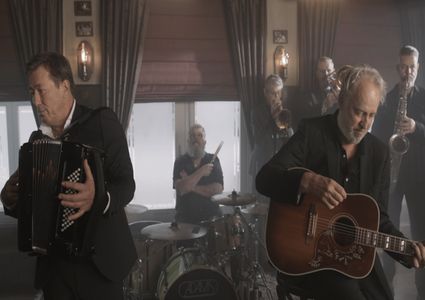 Documentaire Rowwen Hèze - Blieve Loepe