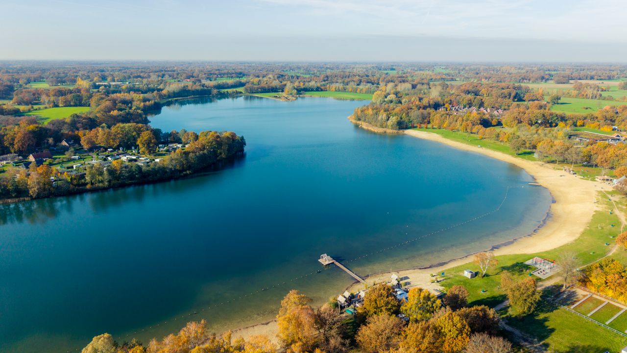 luchtfoto van recreatiegebied Hilgelo