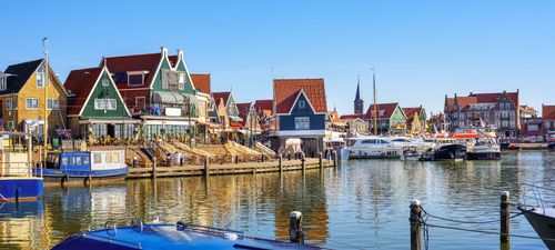 De Dijk en de haven van Volendam