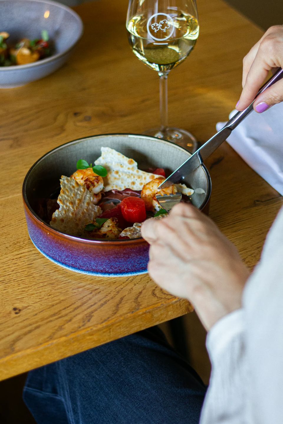 Gerecht met garnalen bij het Bomenpark