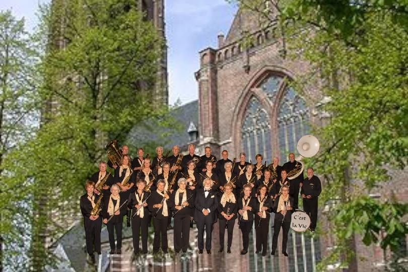orkest c'est la vie met de sint-petrusbasiliek