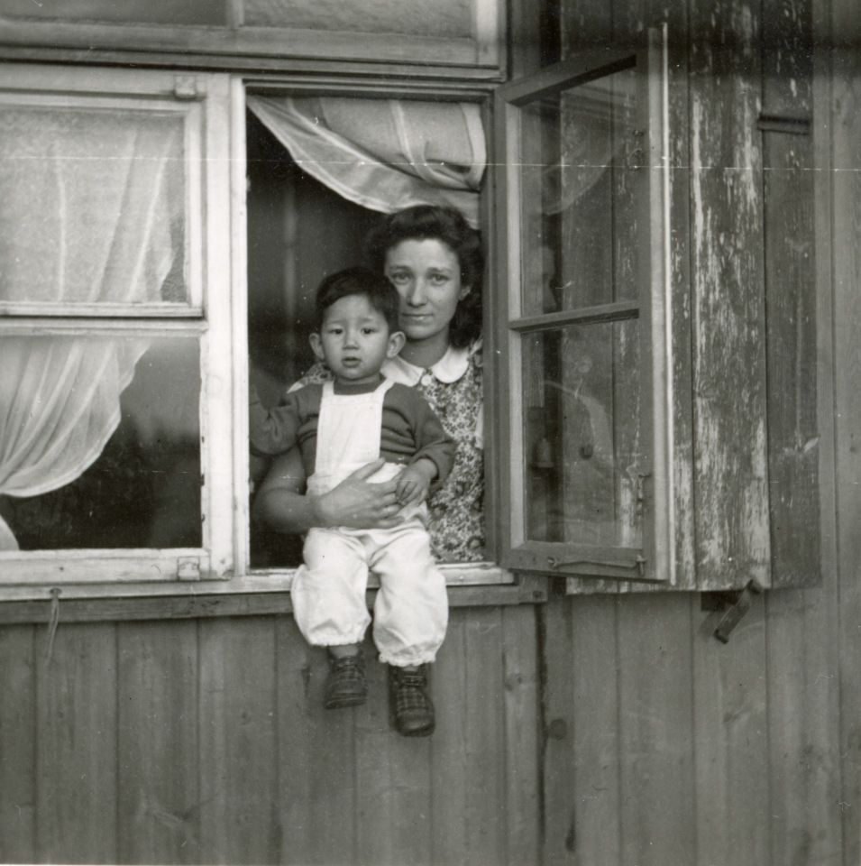 Indische Nederlanders in Leeuwarden - Spruitjes met Sambal