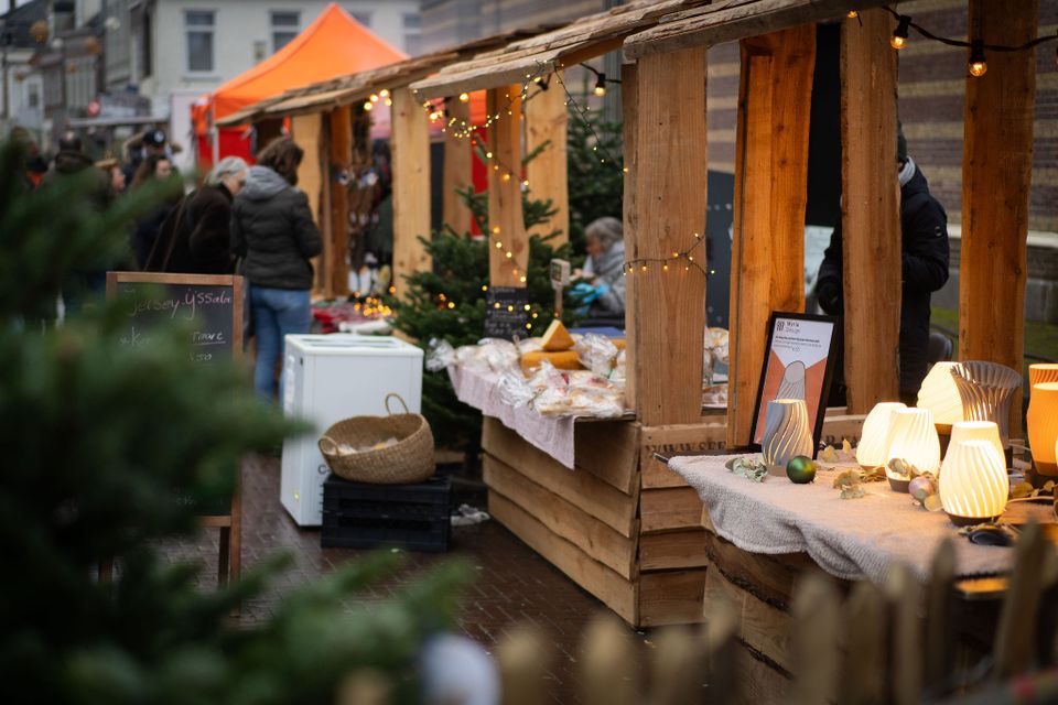Laag Hollandse Makersmarkt kraam - wintereditie 2023