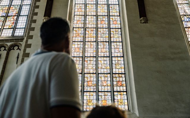 Glas in loods bij de Grote Kerk Edam