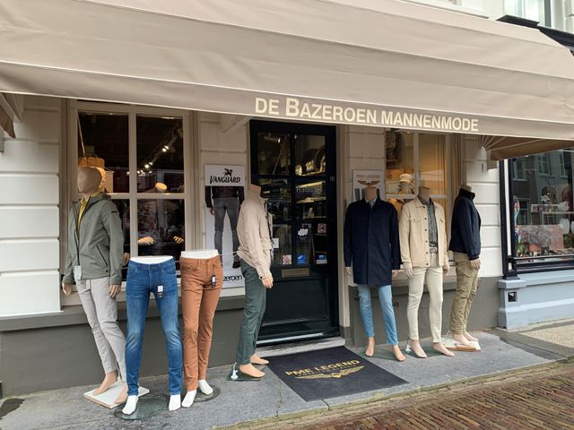 De Bazeroen - front of store
