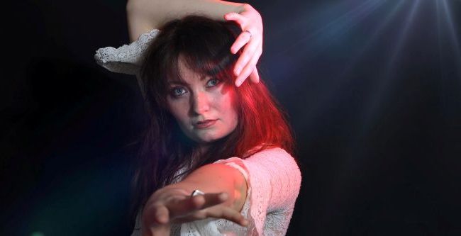 The Kate Bush Story - Suzanne Sanders' Kate!