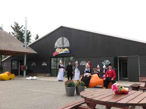 Mensen voor de Kaas- en klompenboerderij Simonehoeve