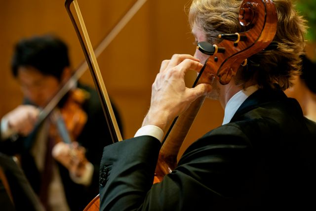 Violist en cellist in orkest