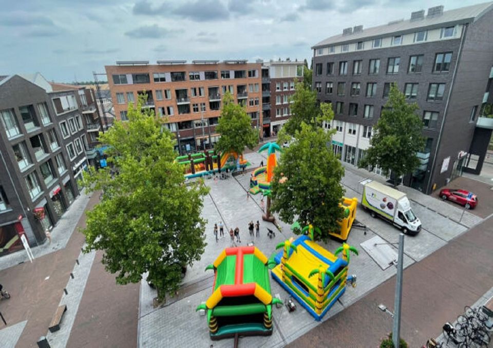 Springkussenfestival op o.a. op de Markt