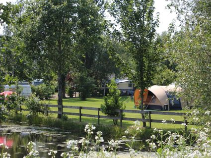 kamperen bij boerderijcamping de tsasker