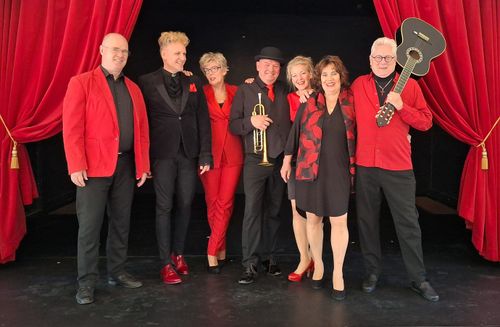 Koor gekleed in zwart en wit