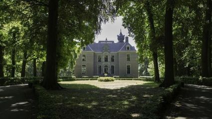 Buitenkant Kasteel Oud Poelgeest