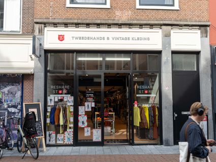 ReShare Store Leiden vooraanzicht winkel in de Haarlemmerstraat