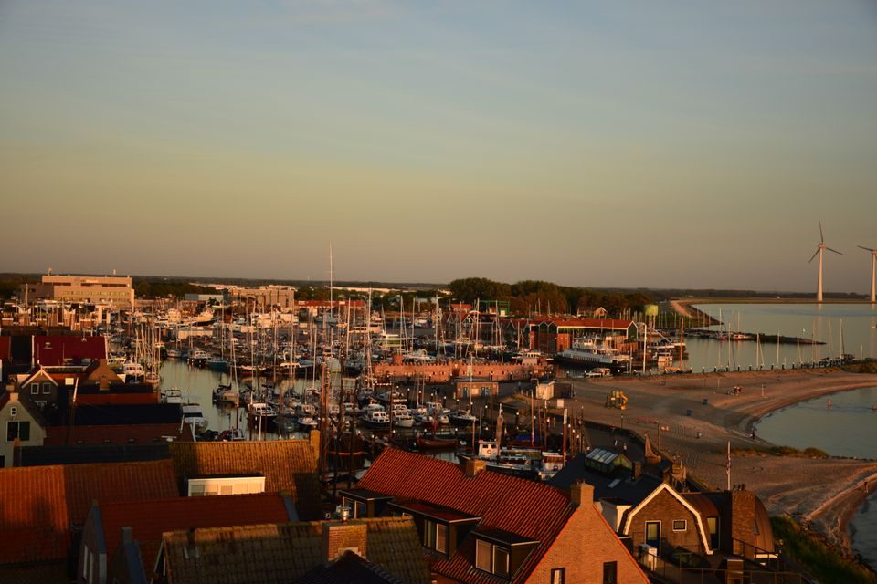 Overzicht van de haven in Urk, Flevoland