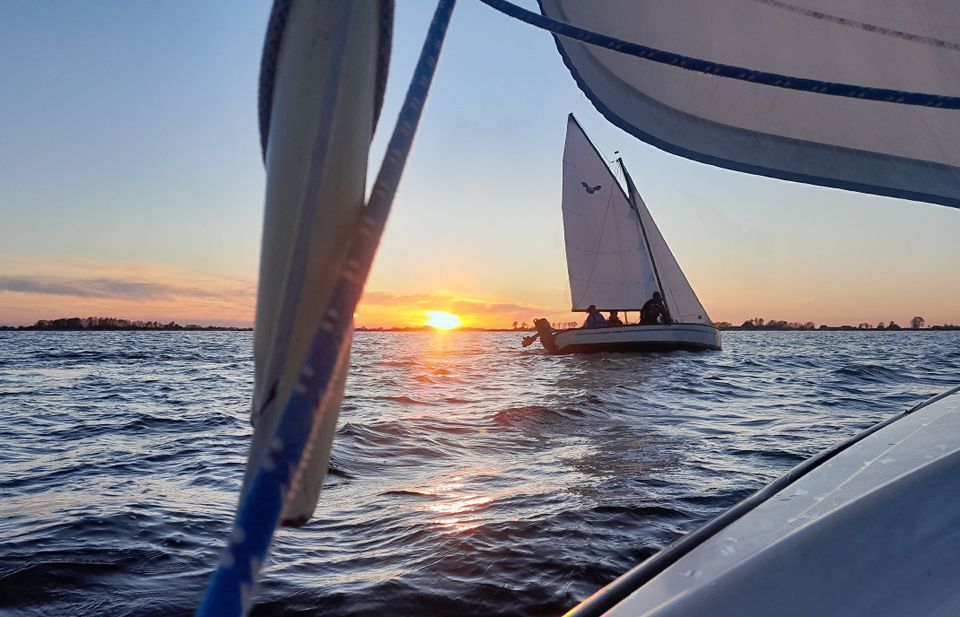 Ga een weekend zeilen in Friesland en ontmoet nieuwe zeilmaatjes.