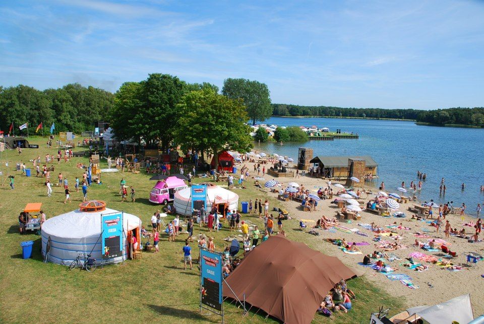 Luchtfoto van het Flevo festival op Bussloo.