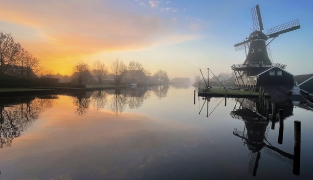 Zonsopkomst in Woudsend