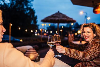 Proosten na afloop wandelin