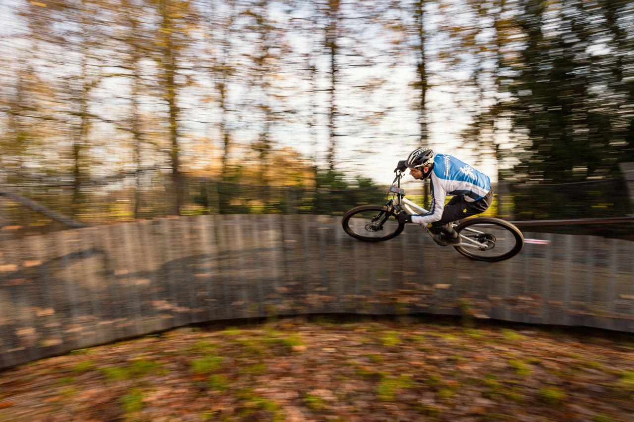 Mountainbiker op het Bikepark Eersel
