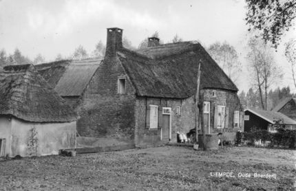 Uit: Liempde in oude ansichten en foto's, door Frits Beelen en Ger van den Oetelaar.