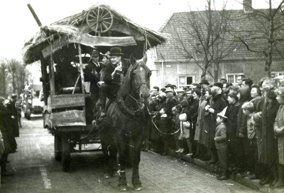 Carnavalsfilm in het Kouwenbergs kerkje