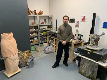 Jonathan Vervoort in zijn atelier