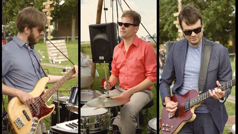 Rabo Open Stage: Minor Galaxies