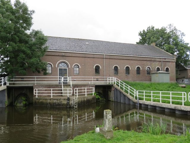 Linkerzijgevel machinegbouw gemaal Zeevang zuidwestelijke richting