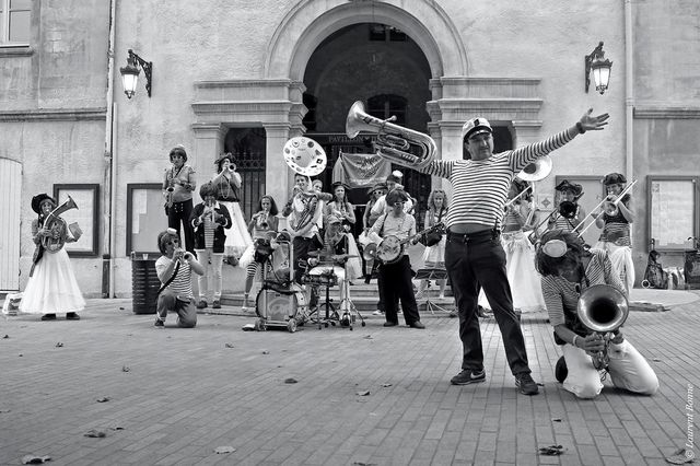 Fanfare des Kadors bij Brouwdok