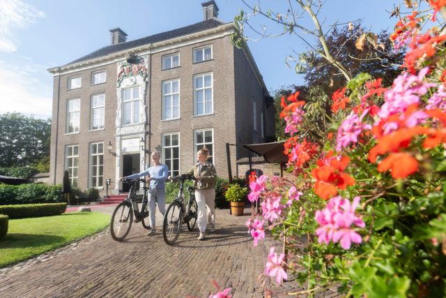 Landgoed De Havixhorst met fietsen stel