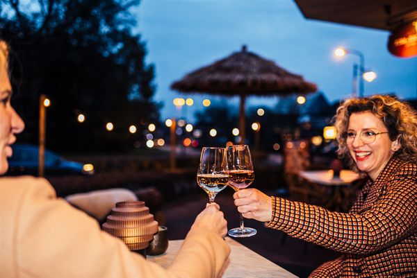 Proosten na afloop wandelin