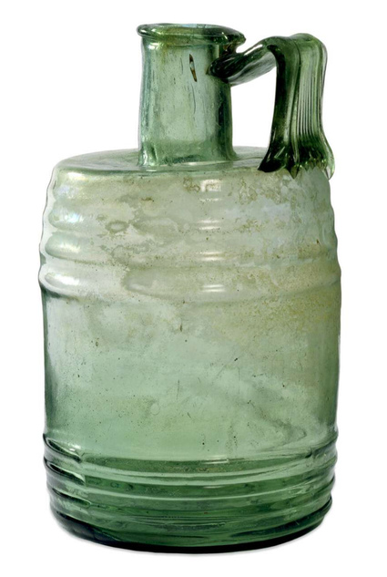 Scherven van een dergelijke Romeinse fles (type Isings 89) zijn ook gevonden in de wijk Voorkoop