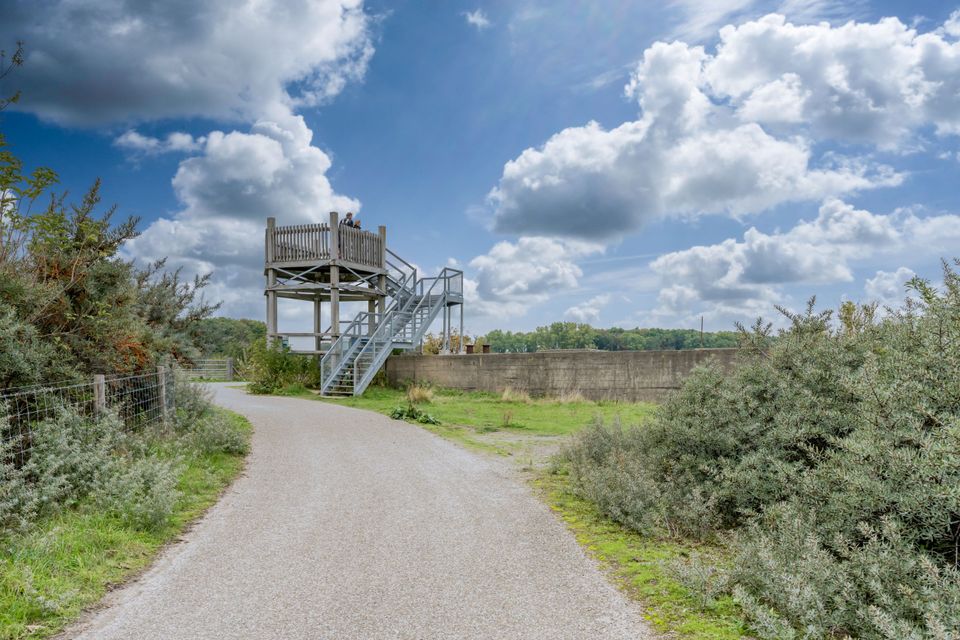 Op-Schouwen-Duiveland-Uitkijkpunt-Serooskerke-Trapgebouw