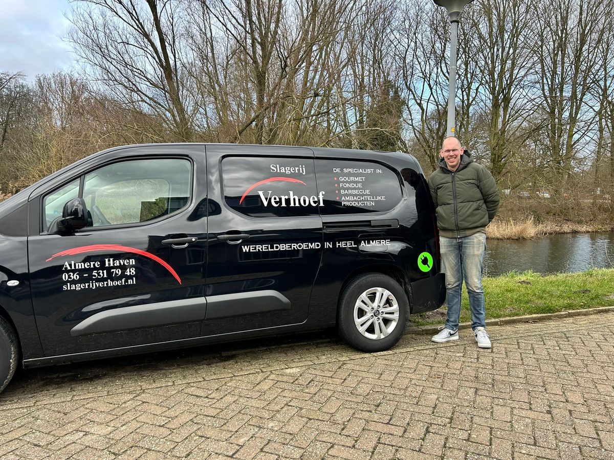 Slager Gerwin Verhoef kiest voor elektrische bestelbus in Almere Haven ...