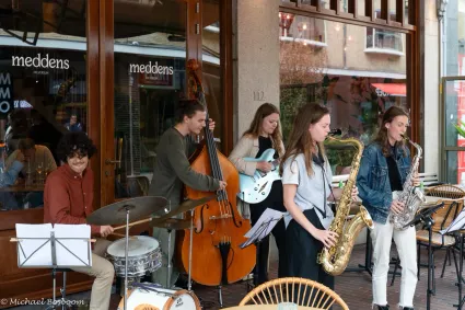 Jazz opterden op het terras van Meddens Hilversum