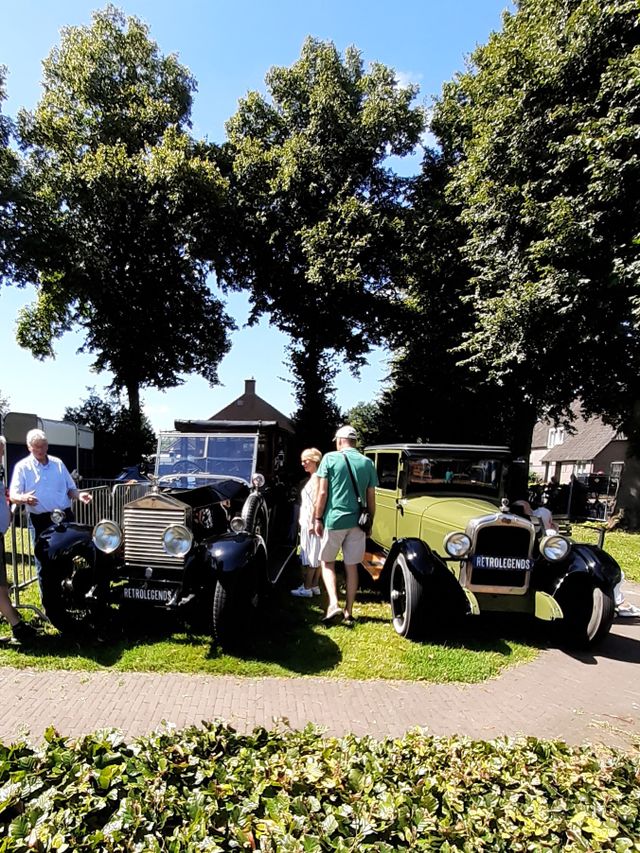 oldtimers op de jaarmarkt